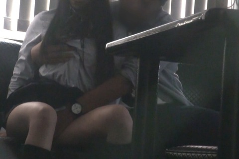 【盗撮】JKカップル カラオケでイ...