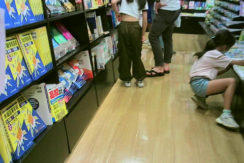 書店JS観察1