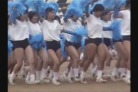 JK体育祭　青いポンポンでダンス　...