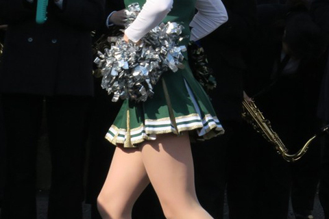 足上げいっぱい！チアガール　01