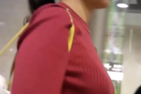 巨乳お姉さんの乳揺れ38