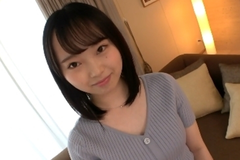 小柄な18歳専門学校生が彼氏より大...